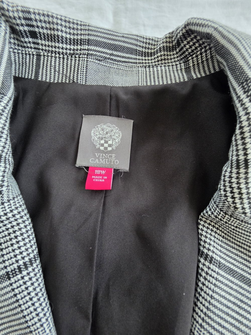 Vince Camuto Gray Plaid Tailored Blazer  Size 18 - Picture 2 of 8